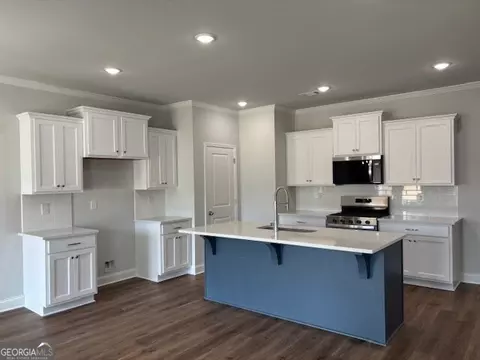 Kitchen - 1104 Bartlett Trce, Suwanee, GA 30024 photo 2 of 2