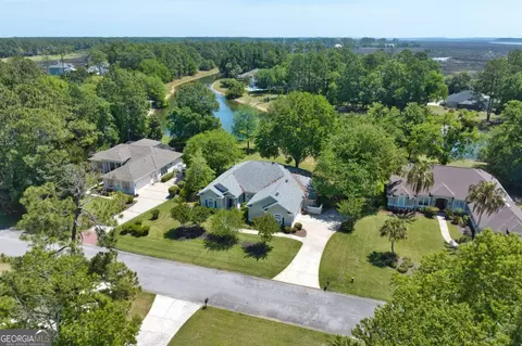 1074 Green Willow Dr, Saint Marys, GA 31558