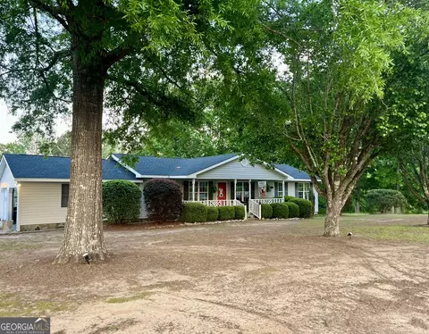 612 Macon Rd, Reynolds, GA 31076