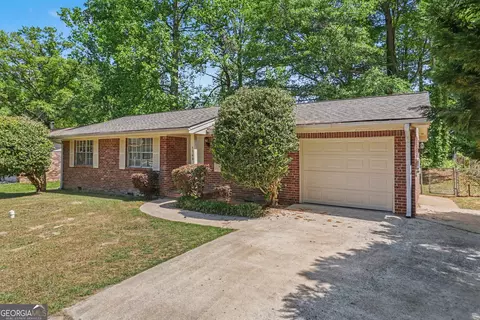 3540 Leisure Ln, Atlanta, GA 30349