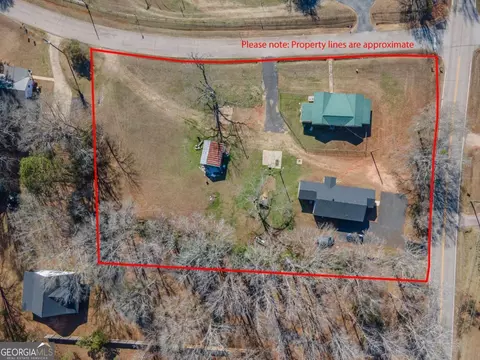 427 Fling Rd, Lagrange, GA 30240