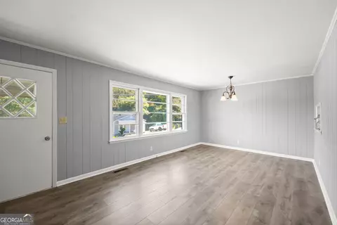 Living - 574 S Sage St, Toccoa, GA 30577 photo 3 of 5
