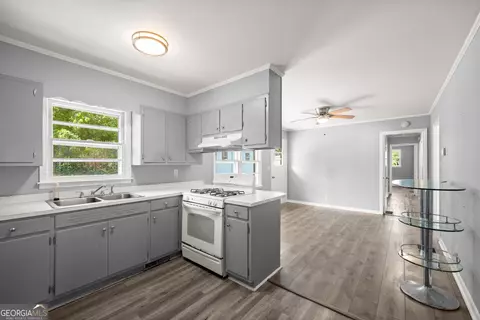 Kitchen - 574 S Sage St, Toccoa, GA 30577 photo 2 of 3