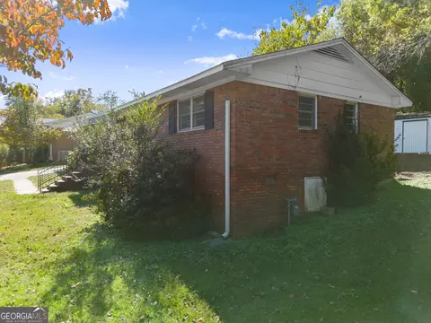 Exterior - 574 S Sage St, Toccoa, GA 30577 photo 4 of 9