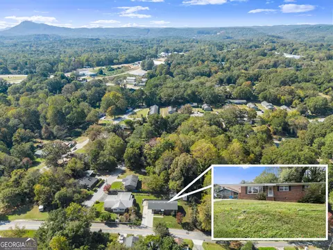 574 S Sage St, Toccoa, GA 30577