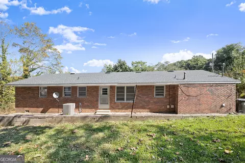 Exterior - 574 S Sage St, Toccoa, GA 30577 photo 5 of 9