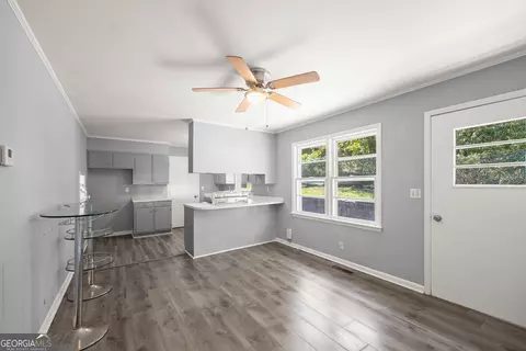 Living - 574 S Sage St, Toccoa, GA 30577 photo 5 of 5