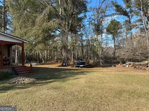 Exterior - 686 Victory Cir, Lyons, GA 30436 photo 9 of 12