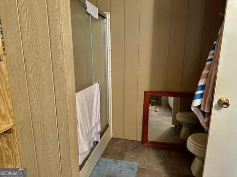 Bath - 686 Victory Cir, Lyons, GA 30436 photo 2 of 2