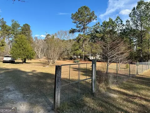 Exterior - 686 Victory Cir, Lyons, GA 30436 photo 5 of 12
