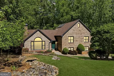 1156 Meadow Oaks Dr NW, Acworth, GA 30102
