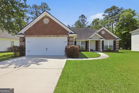 1209 Peacock Trl, Hinesville, GA 31313