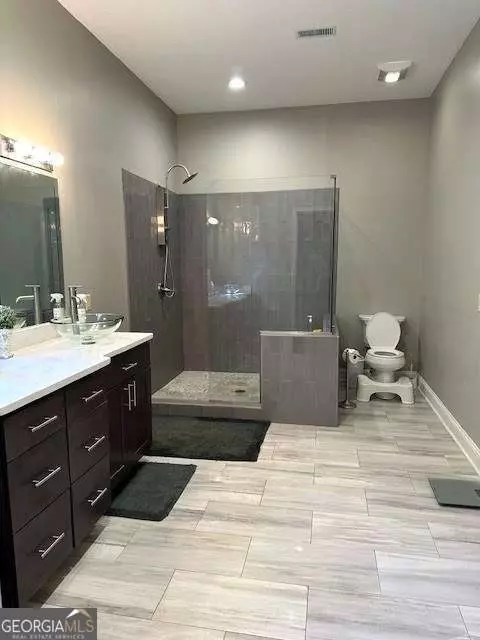 Bath - 118 Gum St, Ailey, GA 30410 photo 1 of 2