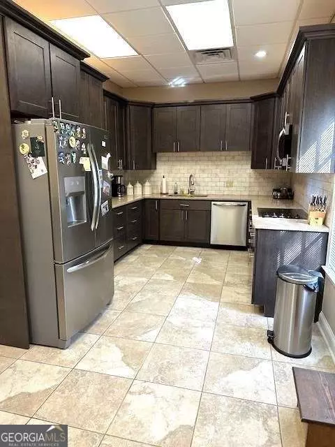 Kitchen - 118 Gum St, Ailey, GA 30410 photo 1 of 1