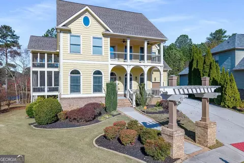 679 Crystal Cove Ct, Loganville, GA 30052