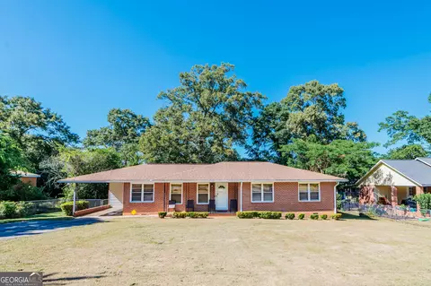 104 Skyway Dr, Warner Robins, GA 31088