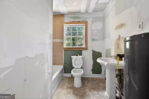 Bath - 5137 Eberhardt St NW, Covington, GA 30014 photo 1 of 1