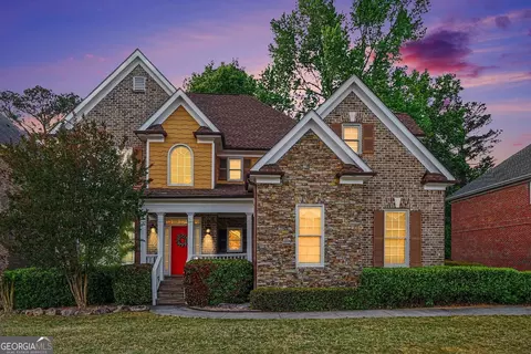 913 Arbor Dr, Loganville, GA 30052