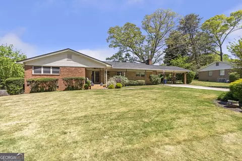 2037 Pine Tree Trl, Gainesville, GA 30501