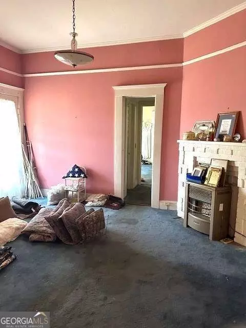 Living - 130 S Washington St, Lyons, GA 30436 photo 3 of 5