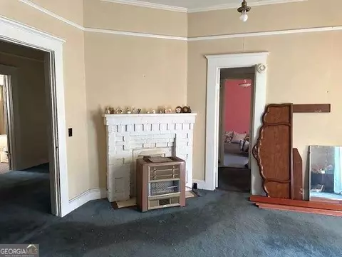 Living - 130 S Washington St, Lyons, GA 30436 photo 4 of 5