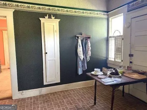 Entry Way - 130 S Washington St, Lyons, GA 30436 photo 3 of 5