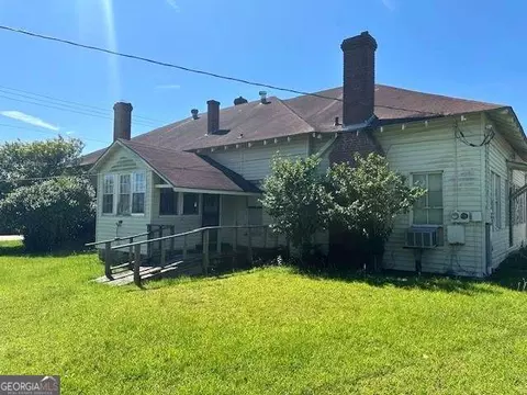 Exterior - 130 S Washington St, Lyons, GA 30436 photo 4 of 5
