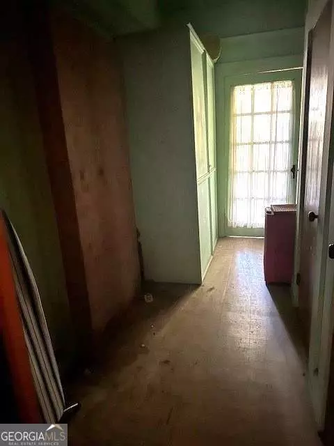 Entry Way - 130 S Washington St, Lyons, GA 30436 photo 1 of 5