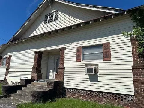 Exterior - 130 S Washington St, Lyons, GA 30436 photo 2 of 5