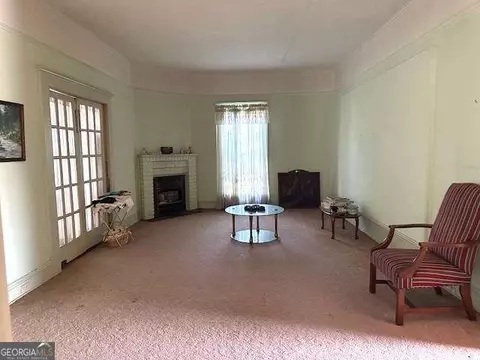 Living - 130 S Washington St, Lyons, GA 30436 photo 1 of 5