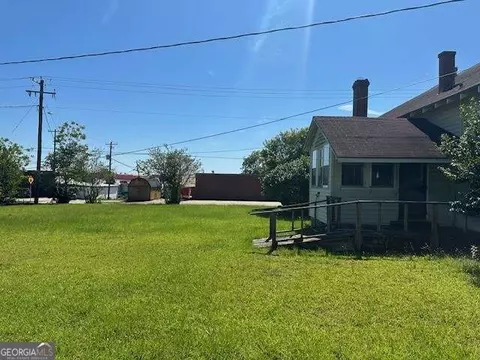 Exterior - 130 S Washington St, Lyons, GA 30436 photo 5 of 5