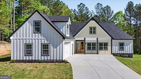 242 Mulberry Ln, Lindale, GA 30147