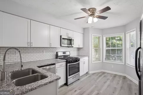 6430 Oakleaf Way, Morrow, GA 30260 photo 2