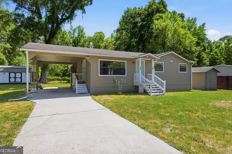 90 Daisy Ave, Woodbine, GA 31569