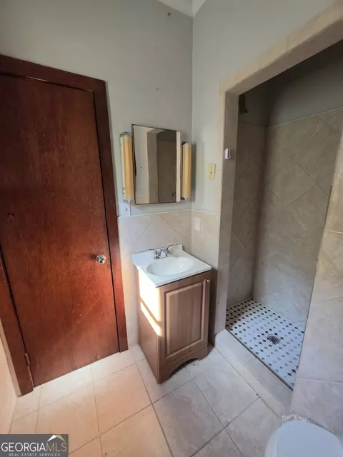 Bath - 109 Springdale Dr, Washington, GA 30673 photo 1 of 4