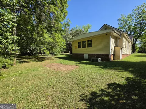 Exterior - 109 Springdale Dr, Washington, GA 30673 photo 4 of 10