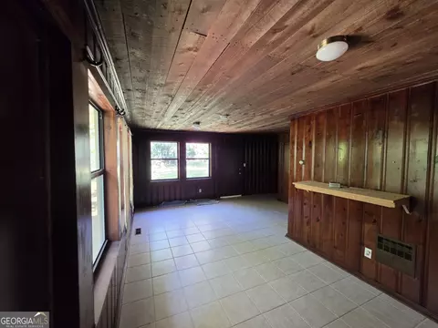 Living - 109 Springdale Dr, Washington, GA 30673 photo 6 of 6