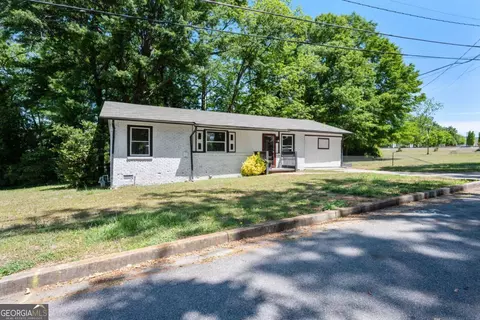 100 Pine Cir, Jonesboro, GA 30236