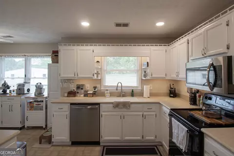 Kitchen - 225 Graystone Dr, Covington, GA 30014 photo 1 of 2
