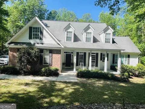 15 Cove Xing, Newnan, GA 30263