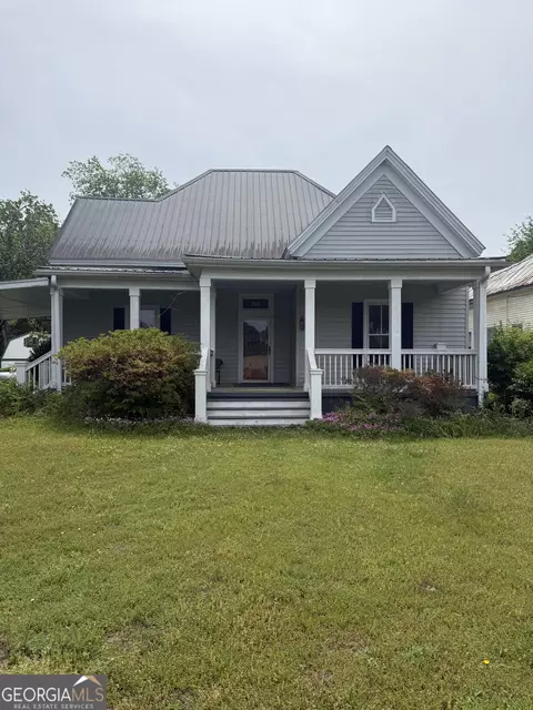 706 S Railroad St, Shady Dale, GA 31085