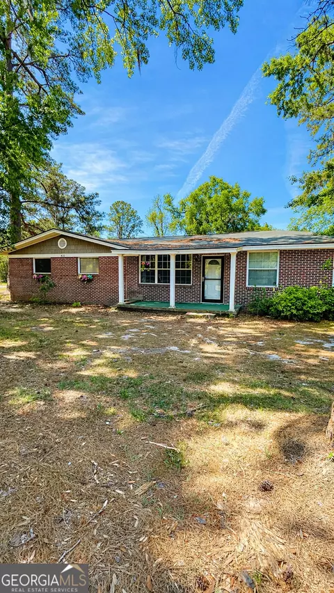 422 S Macon St, Ludowici, GA 31316