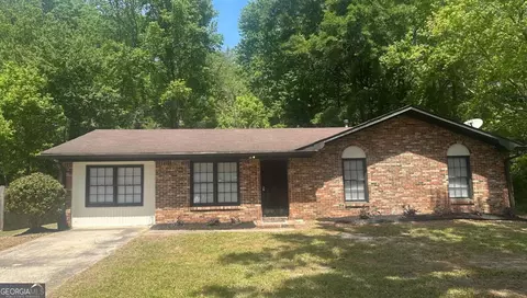 400 Cedar Wood Ct, Atlanta, GA 30349
