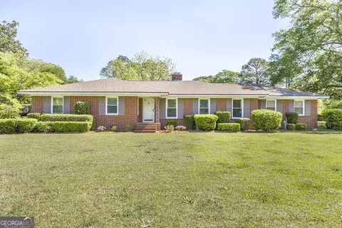 129 S Seventh St, Cochran, GA 31014