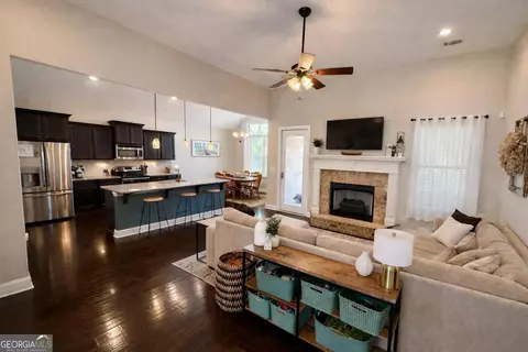 Entry Way - 106 Rawlins Pt, Perry, GA 31069 photo 1 of 4