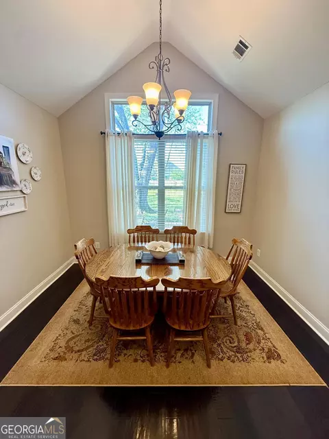 Dining - 106 Rawlins Pt, Perry, GA 31069 photo 1 of 1