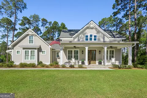 206 Clubhouse Cir, Saint Marys, GA 31558