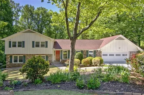 2659 Amberly Dr, Dunwoody, GA 30360