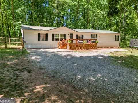 553 Pleasant Acres Dr, Maysville, GA 30558