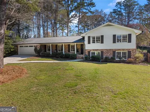 4841 Leeds Ct, Dunwoody, GA 30338